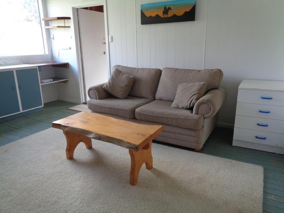 Rustic Woolshed Apartment Owen River Exterior foto
